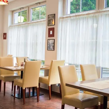 Отель Hotel Hukvaldy *