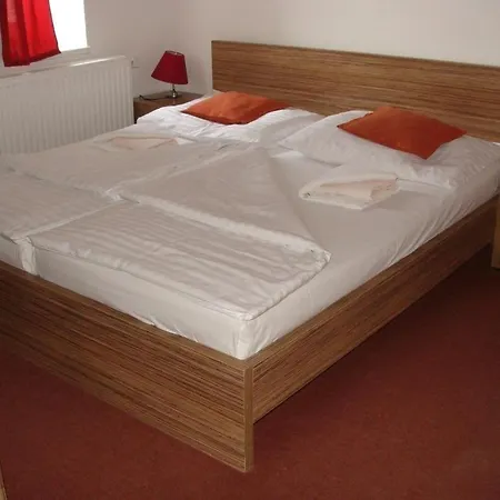 Hotel Hukvaldy *